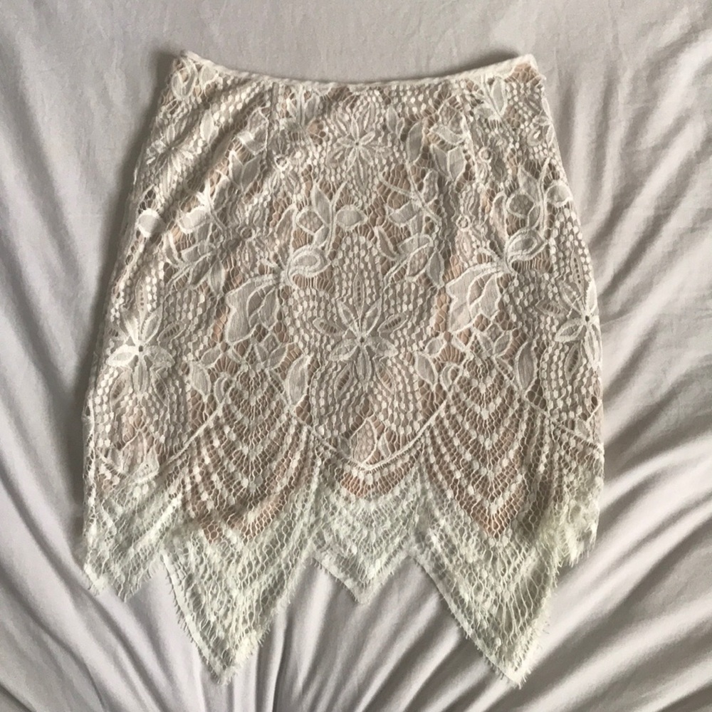 Sexy White lace skirt!